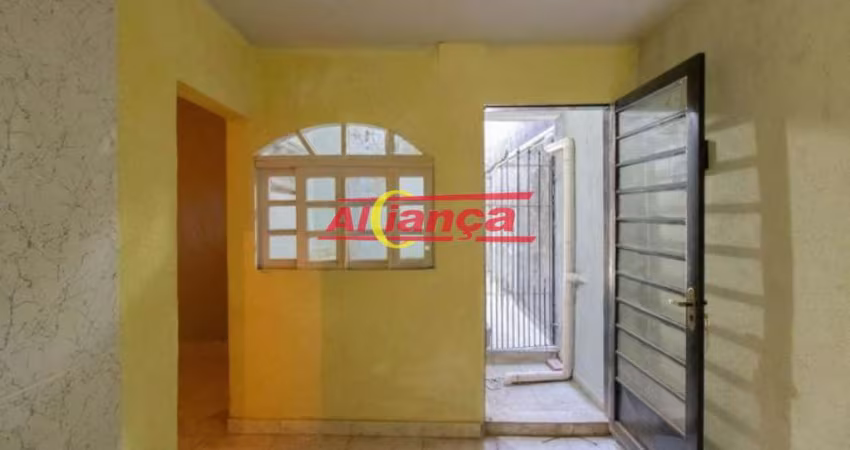 Casa para alugar com 1 quarto , área serviço, Jd. Paraventi - Guarulhos por R$: 1.000,00