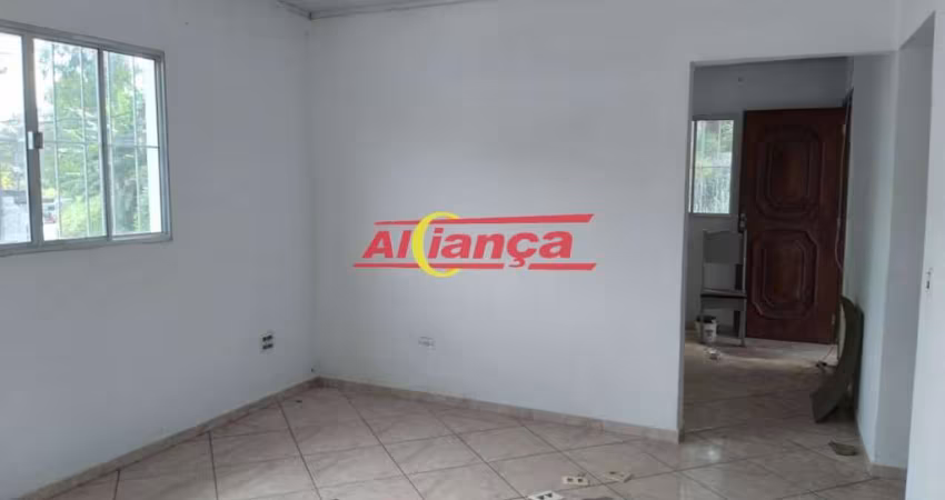 CASA PARA ALUGAR COM 02 QUARTOS,  02 VAGAS, 250M², PQ CONTINENTAL III - GUARULHOS/SP POR R$ 2.200,00