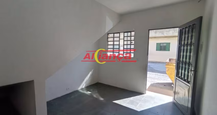Casa para alugar, 2 quartos e 1 vaga, 77,75 m², Vl Rio de Janeiro - Guarulhos por R$ 1.514,47