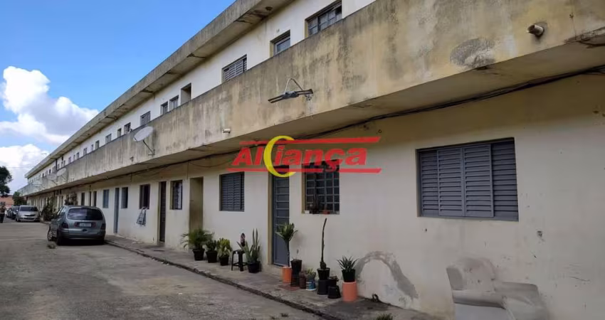 Casa com 2 quartos para alugar,  76,40m² - Vl Rio de Janeiro - Guarulhos/SP por R$ 1.508,99