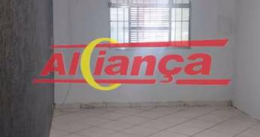 Sobrado para alugar com 3 quartos, 2 vagas - Vila Carmela Ii - Guarulhos por R$: 2.800,00