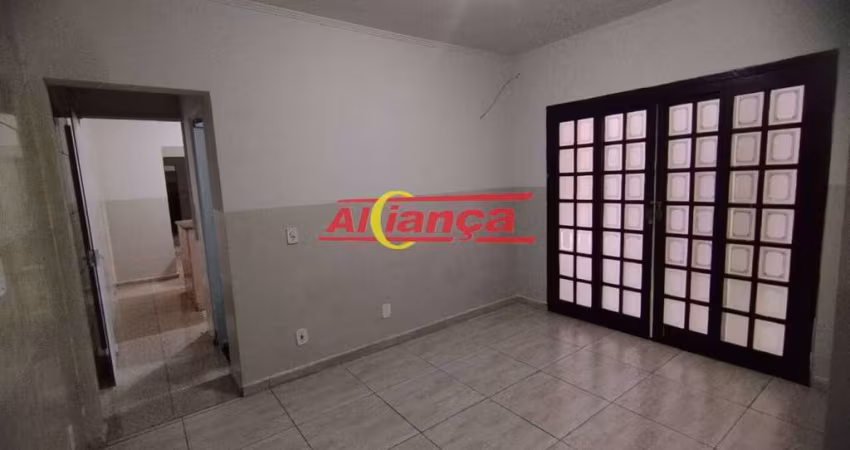 CASA TERREA PRA ALUGAR - 3 DORMITORIOS SENDO 1 SUITE -COM 4 VAGAS - JARDIM PINHAL - GUARULHOS - SP.