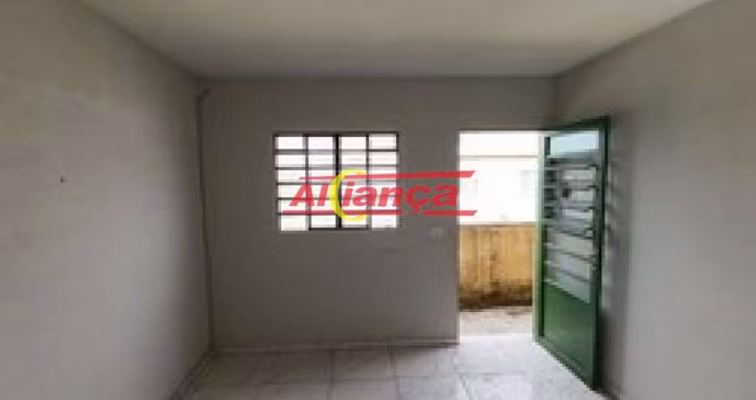 Casa com 2 quartos para alugar no Jardim Diogo, Guarulhos 