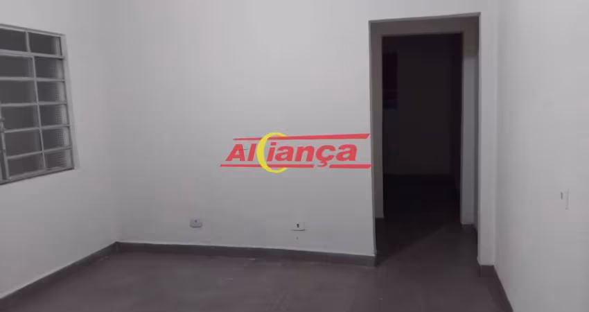 Casa para alugar com 2 quartos, 1 vaga de garagem - Vila Endres - Guarulhos por R$: 1.800,00