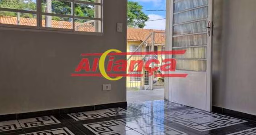 Casa de condomínio, para alugar com 2 quartos, 1 vaga,  Vila Carmela I- Guarulhos por R$: 1.300,00