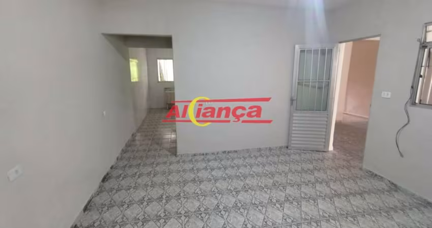 Casa com 1 quarto para alugar, 01 vaga - Cocaia  - Guarulhos/SP por R$ 1.200,00