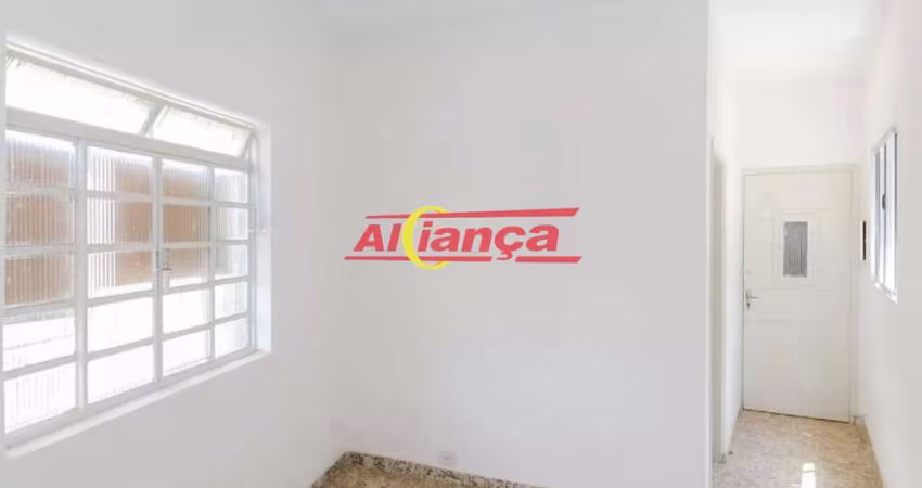 Casa não individual  com 1 quarto para alugar,  30m² - Jardim Palmira - Guarulhos/SP