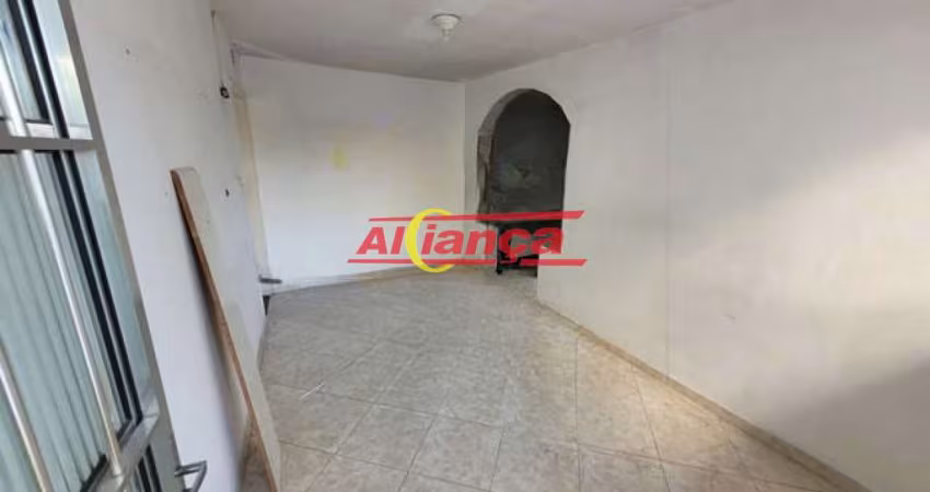 CASA COM 02 QUARTOS PARA ALUGAR, VAGA PARA MOTO, 100M², JARDIM PARAVENTI - GUARULHOS/SP POR R$ 2.000
