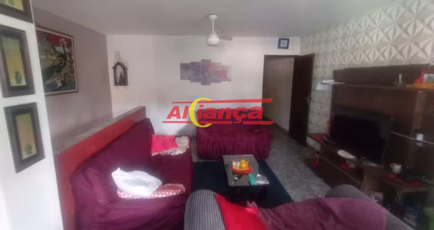 Casa para alugar com 3 quartos, sala, cozinha, lavanderia,  Pimentas - Guarulhos por R$: 1.200,00