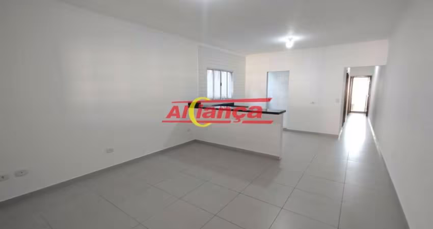 Casa para alugar com 2 quartos, sendo 1 suite, 1 vaga de garagem - Gopoúva - Guarulhos por R$: 1.800