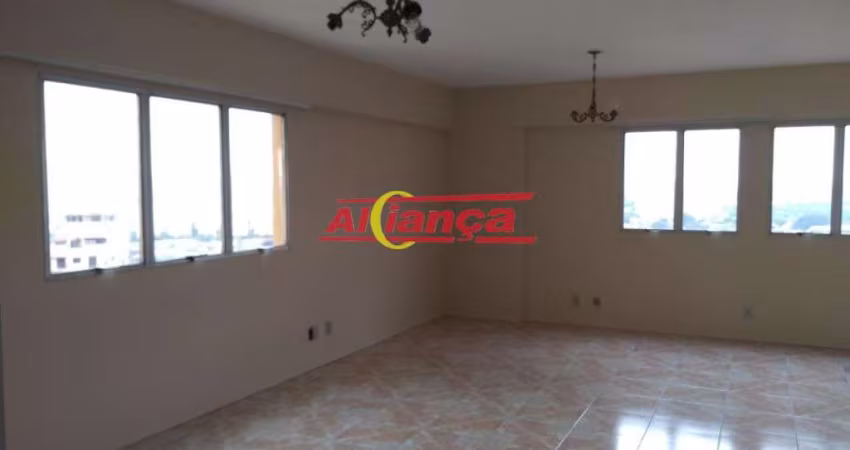 Apartamento para alugar com 3 quartos sendo 1 suíte e 2 vagas de garagem, Penha - R$ 1.800,00