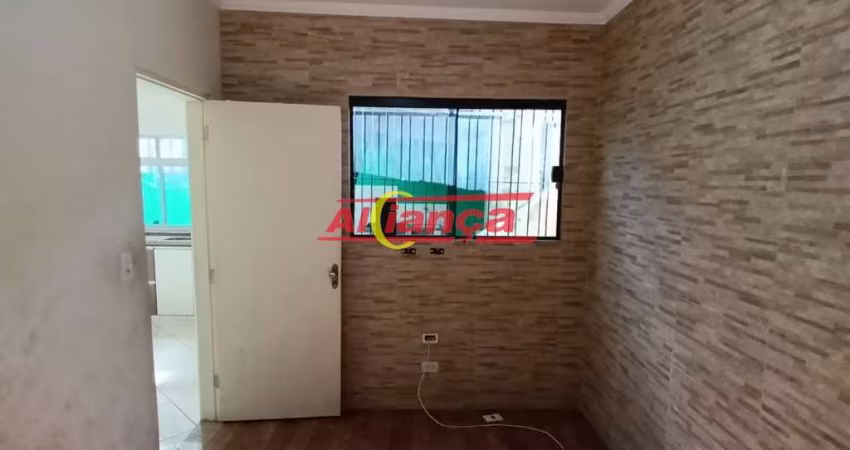 CASA INDIVIDUAL 200M² COM 3 QUARTOS SENDO 1 SUÍTE E 2 VAGAS - CIDADE PARQUE ALVORADA R$ 2.400,00
