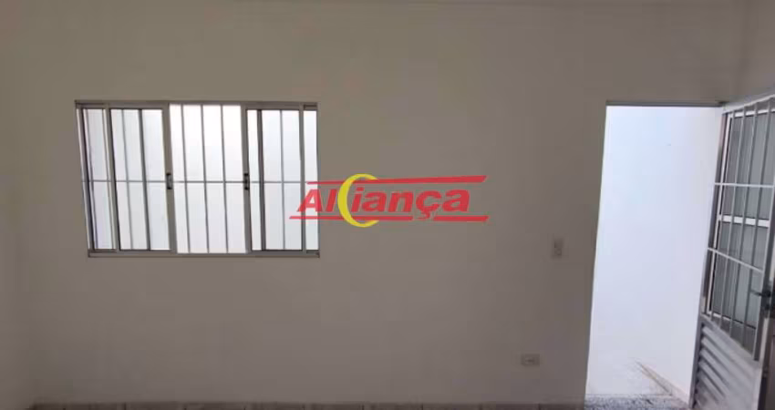 Casa com 2 dormitório para alugar, 125 m² - Recreio São Jorge - Guarulhos/SP  POR R$ 850,00