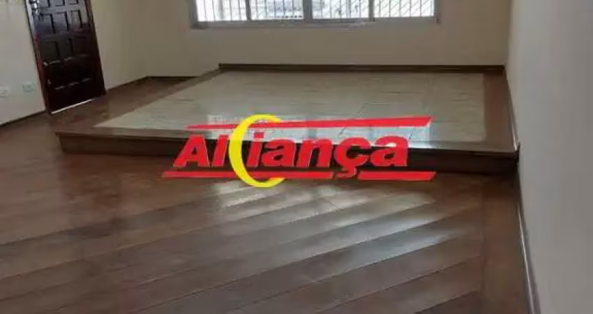Sobrado com 4 quartos 1 Suíte para alugar,  155m² - Jd Vila Galvão Guarulhos/SP Por R$ 3.750,00