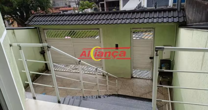 Sobrado para aluguar, com 3  quartos (1 sendo suíte), 3 banheiros, sala, vaga- Parque Continental