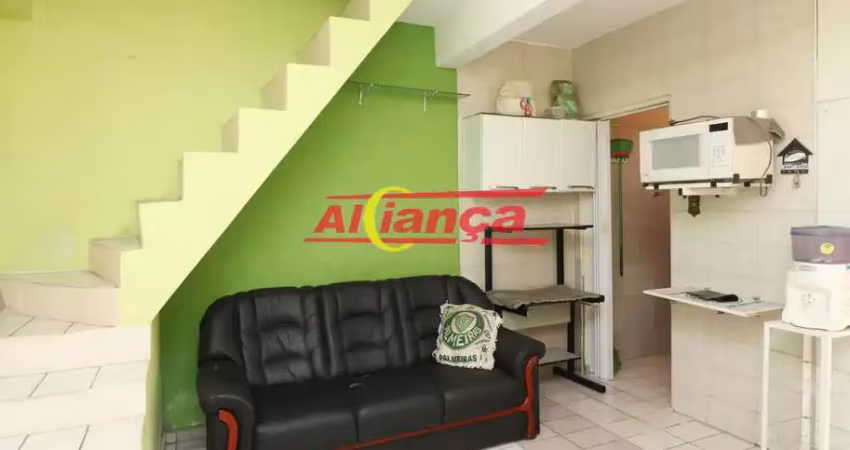 Sobrado com 2 quartos semi mobiliado para alugar,60m² -jardim vila galvão -guarulhos/sp por 1.300,00