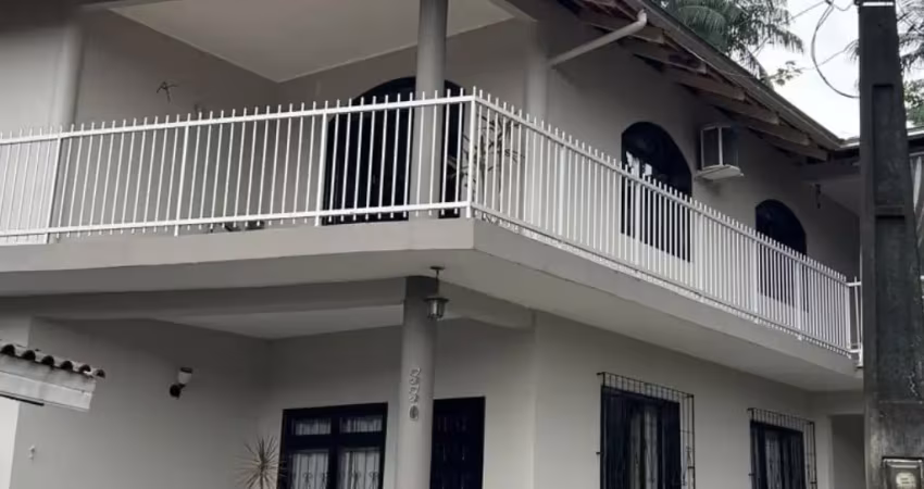Casa com 5 quartos à venda no Petrópolis, Joinville 