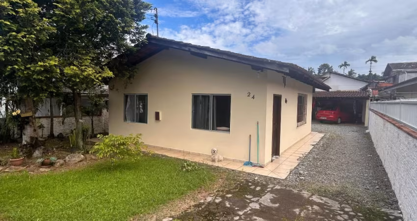 Casa à Venda no Bairro Boehmerwald