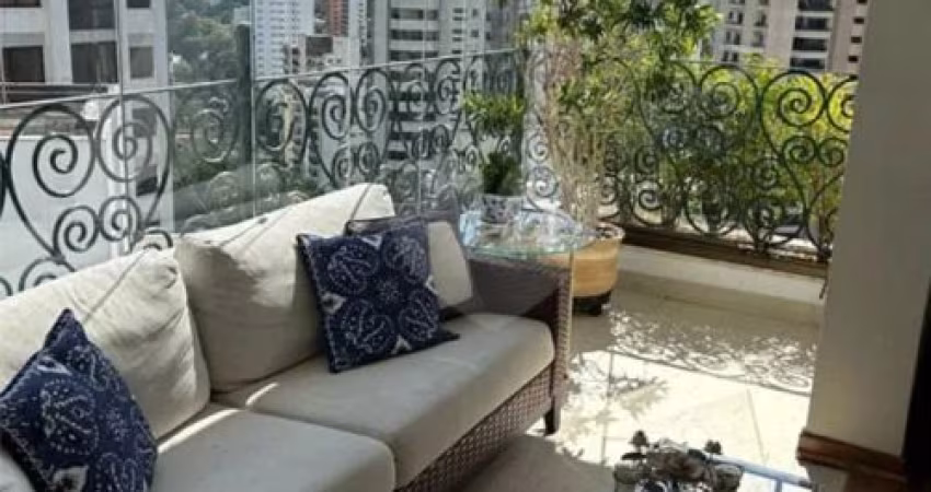 APARTAMENTO   AVENDA  NO REAL PARQUE  TODO REFORMADO     COM 240 METROS  4 SUITES    3 VAGAS