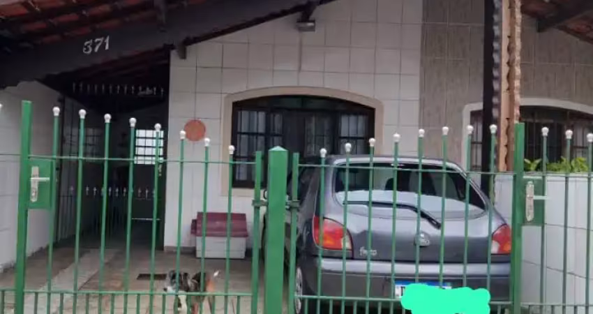 Casa avenda    na  praia   grande   com 119 metros    com   2 dormitorios  3 vagas    e quital com churrasqueira