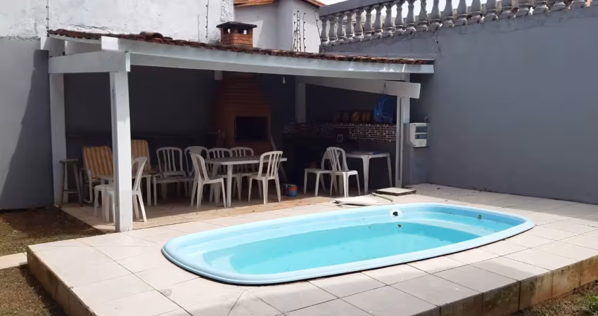 Casa   avenda    em   itanhaem  com 4 dormitorios  sendo 2 suites e 3 vagas