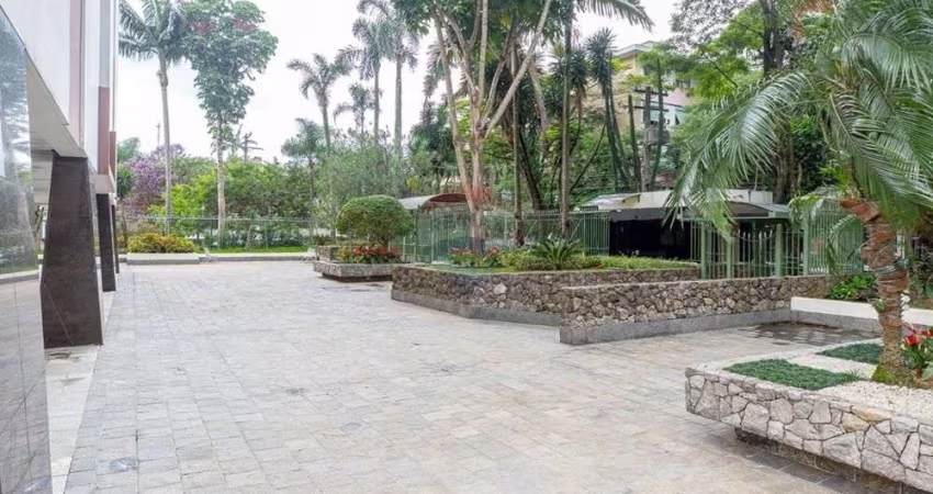 Apartamento Reformado para venda com 3 quartos 113m²