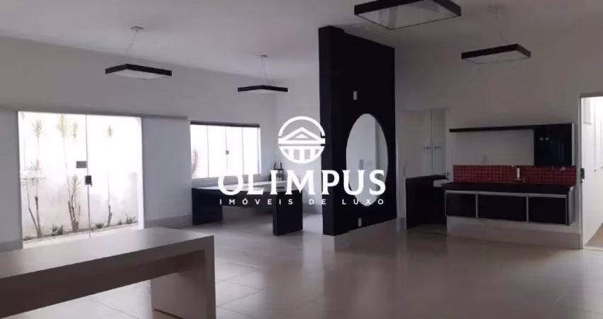 Casa com 3 quartos para alugar no Fundinho, Uberlândia 