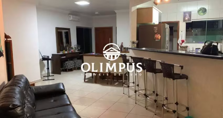 Belíssima casa em uma excelente localização no bairro alto umuarama.