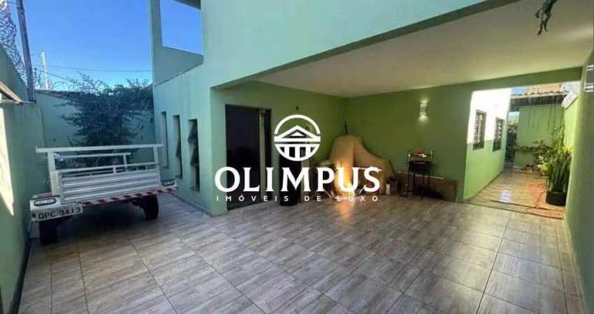 CÓD. 6074 - Excelente Casa de 200m² com 3 Pavimentos no Bairro Planalto