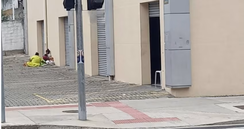 Excelente Loja Comercial  para Locação – Centro de Curitiba