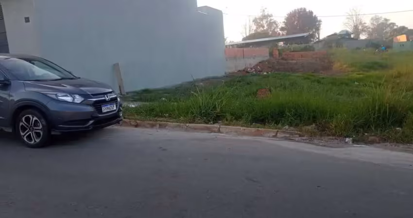 Terreno com 150,00m², plano excelente localização.  aceita financiamento.