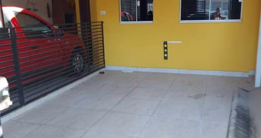 SÃO 2 CASAS - CASA - Piso Térreo 2 Dormitórios, WC. social, Sala de jantar, Sala de estar, Cozinha, A.S., Churrasqueira, 1 Vaga de garagem coberta, Portão eletrônico. CASA - Piso Superior 2 Dormitório