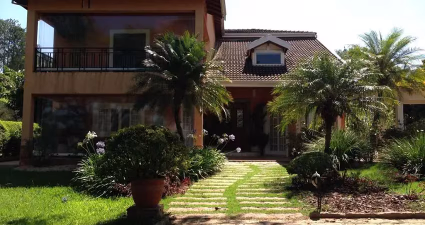 Chácara em condomínio, com casa principal 3 suites e demais dependencias. casa de hospedes 2 dormitorios (sendo 1 suíte) e demais dependencias. casa caseiro, 2 dormitorios e demais dependencias. sauna