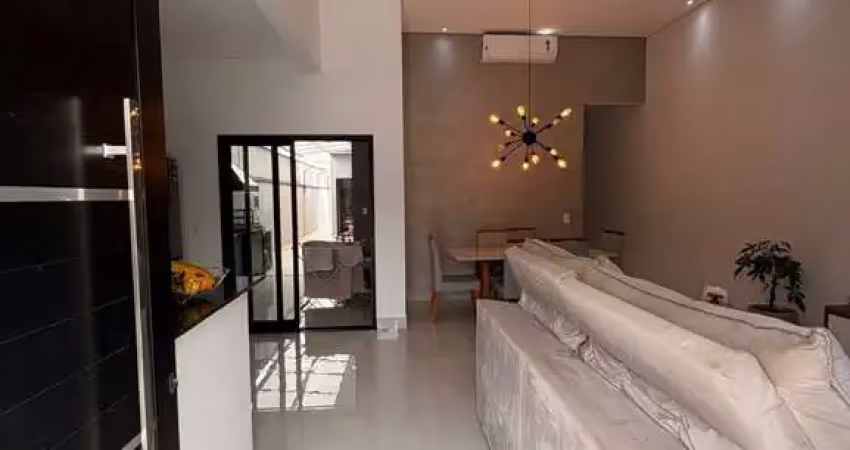 Casa em condomínio, com 3 dormitorios (sendo 1 suite com closet e ar condicionado), wc. social, sala 2 ambientes, cozinha planejada, a.s., area gourmet com churrasqueira, 2 vagas de garagem. area de l