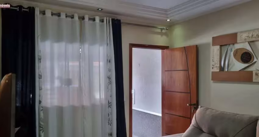 Aluga casa 2 dormitórios(sendo 1 suíte com ar condicionado), wc. social, sala, cozinha, a.s., 1 vaga de garagem coberta, portão eletrônico.  ótima localização.