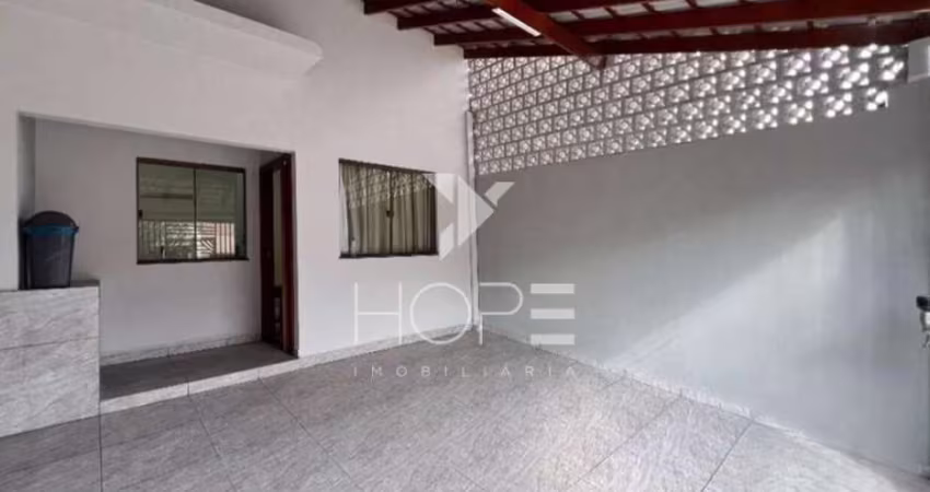 Vende-se casa geminada Jardim Itaparica