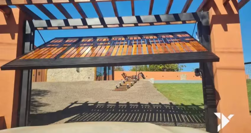 Chácara de alto padrão com 2.000m², piscina infinita e acabamentos modernos