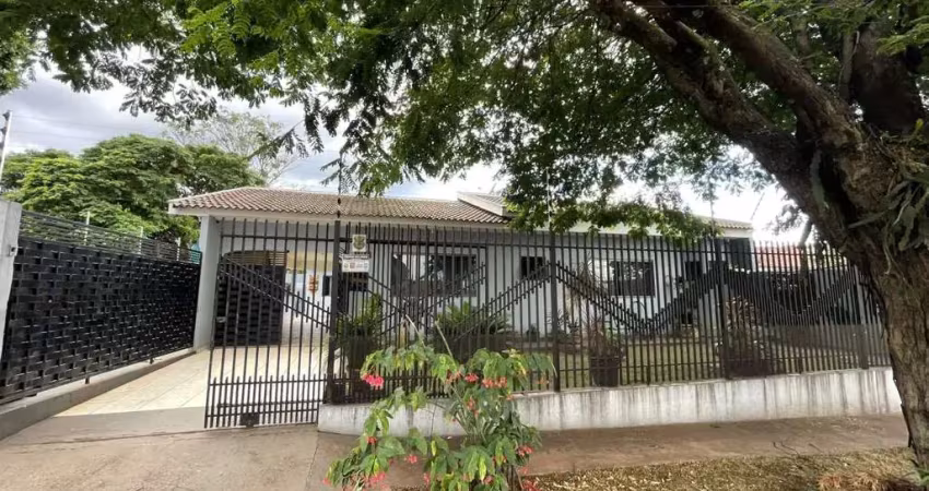 Casa com 3 quartos à venda na Rua Pioneira Ondina Becker Vargas, 657, Conjunto Habitacional Requião, Maringá