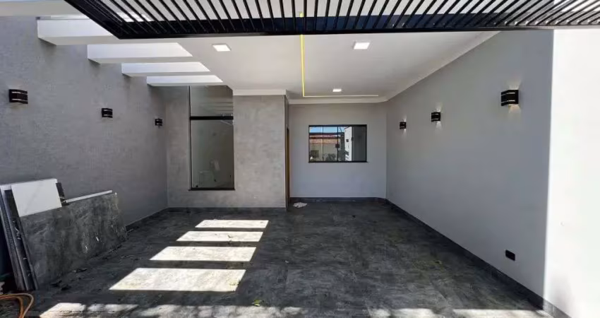 Casa com 3 quartos à venda na Rua Toledo, 290, Loteamento Madrid, Maringá