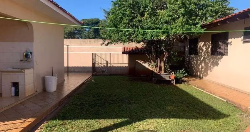 VENDA | Casa, com 4 dormitórios em Jardim Iguaçu, Maringá