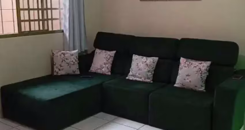 Ótima casa para viver no jd. everest! espaço para churrasqueira e com 2 quartos