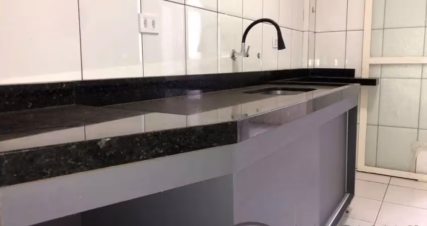 VENDA | Apartamento, com 3 dormitórios em Vila Cleoprata, Maringá