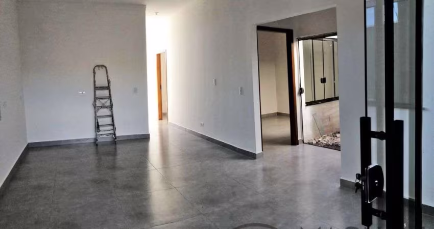 ? OPORTUNIDADE IMPERDÍVEL na DIVISA DE MARINGÁ! ?? Acabamento moderno✨ 3 quartos, sendo 1 suíte