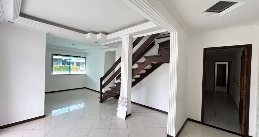 Casa em Condomínio para Venda em Lauro de Freitas, Centro, 3 dormitórios, 2 suítes, 4 banheiros, 1 vaga