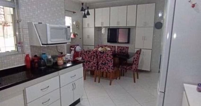 SANTO ANDRÉ Sobrado 200M², 3 dormitórios, 4 vagas com ótima localização e valor !!!