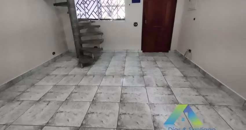 Sobrado com 3 dormitórios e 2 vagas à três quadras do Metrô Sacomã!!