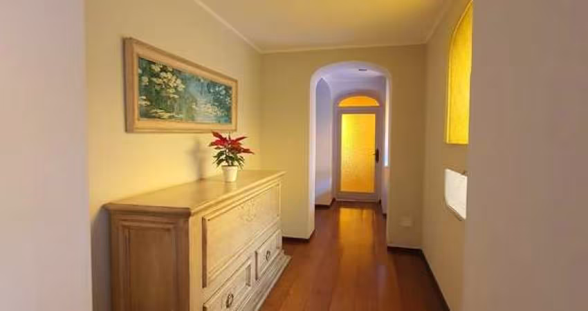 Apartamento alto padrão com 75m² em localização privilegiada em Moema Pássaros próximo Shopping e Parque Ibirapuera.