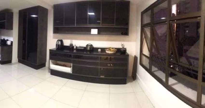 Apartamento com 4 Quartos e 5 banheiros , 228 m²