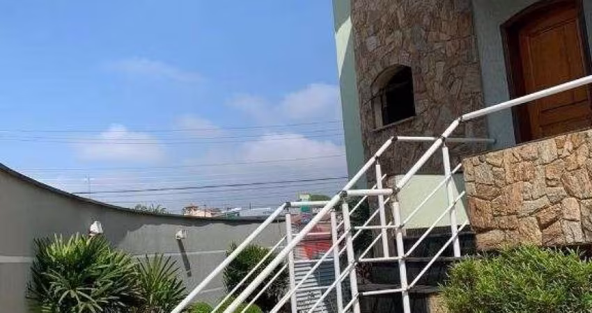 Sobrado alto Padrão, 5 suites,5 vagas de garagem área gourmet excelente localização.