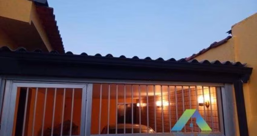 Casa térrea 3 dormitórios, 2vagas, churrasqueira, lareira, quintal com excelente localização e valor!